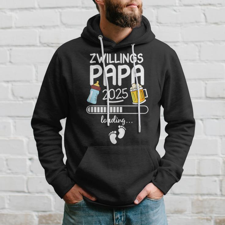 Zwillingspapa 2025 Loading Werdender Papa Announcement Kapuzenpullover Geschenke für Ihn