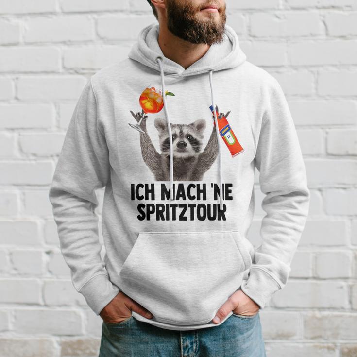 Ich Mach Ne Spritztour X Waschbär Meme Racoon X Pedro Spritz Kapuzenpullover Geschenke für Ihn