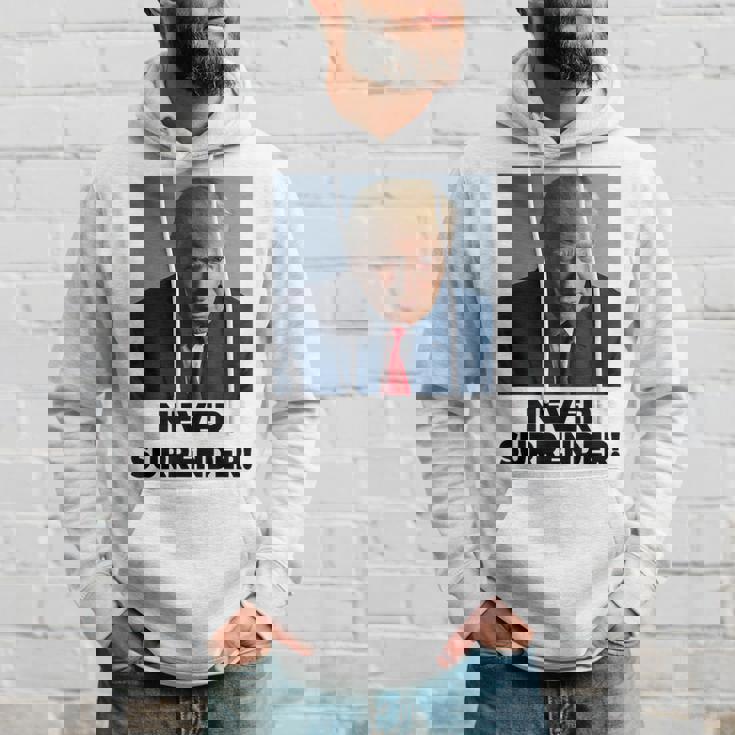 Nunca Entregues Las Elecciones Presidenciales De Trump 2024 Sudadera Regalos para él