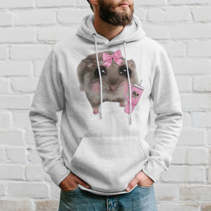 Sad Hamster Meme Drink Bottle Gray Kapuzenpullover Geschenke für Ihn