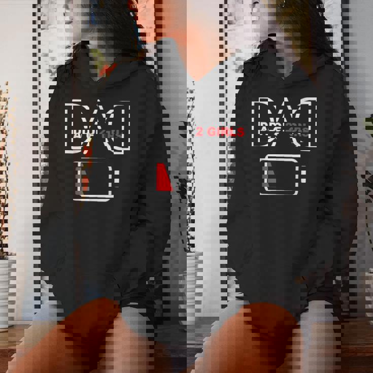 Dad Of 2 Girls Low Battery Father’S Day Girls Dad Sudadera con capucha para mujer Regalos para ella