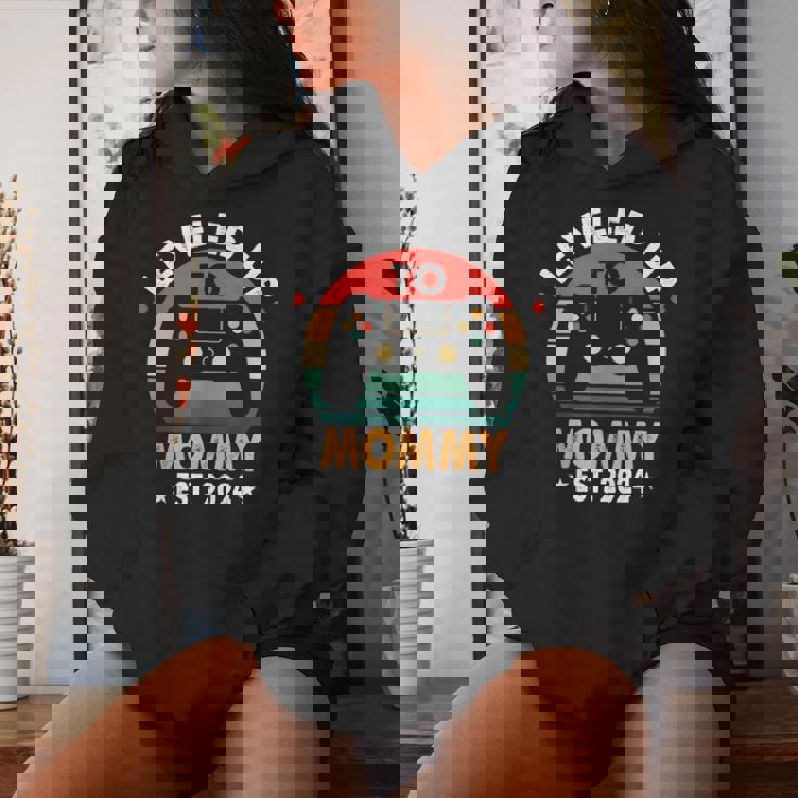 Leveled Up To Mommy 2024 Promoved To Momintage Gamer Sudadera con capucha para mujer Regalos para ella