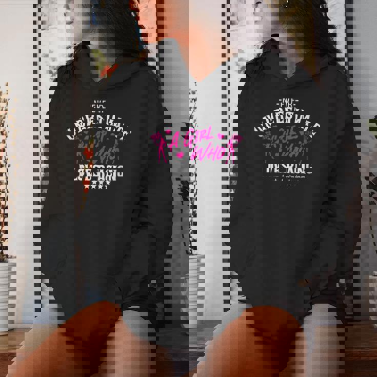 Ne Sous-Estimez Jamais Une Fille Qui Aime La Course Dirt Track Racer Sweat à capuche femme Cadeaux pour elle