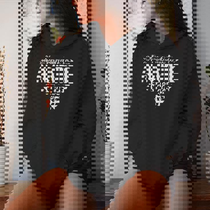 Promoted To Auntie Est 2025 Soon To Be New Aunt Baby Reveal Women Hoodie Gifts for Her