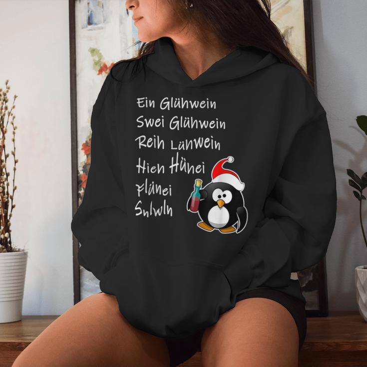 With Text 'Ein Glühwein' A Mulled Wine Swei Mulled Wine Penguin For Christmas Kapuzenpullover für Damen Geschenke für Sie