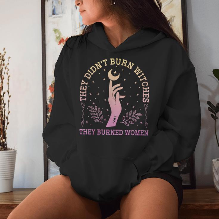 They Didn't Burn Witches They Feminist Burned Witchy Kapuzenpullover für Damen Geschenke für Sie