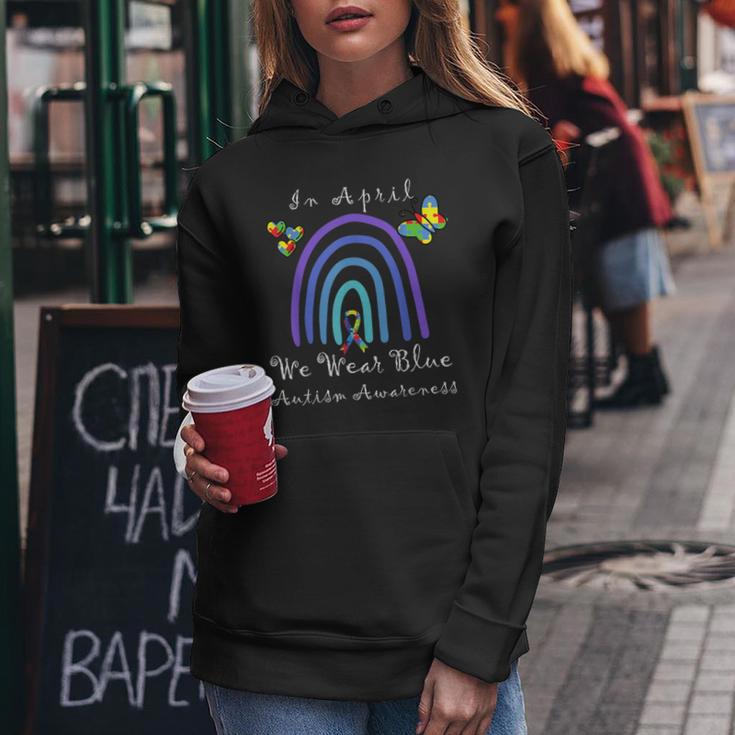 Autism In April We Wear Blue Autism Rainbow Awareness Month Sudadera con capucha para mujer Regalos divertidos