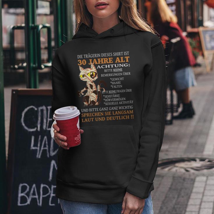 The Wearer Is 30 Birthday Woman 30S Women's Kapuzenpullover für Damen Lustige Geschenke