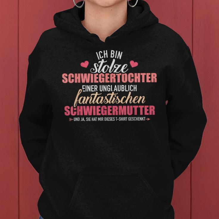 Proud Daughter In Law Of A Fantastic Mother-In-Law Kapuzenpullover für Damen