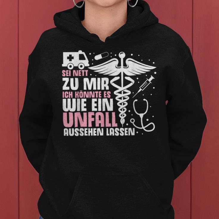 Sei Nett Zu Mir Ich Könnte Es Wie Ein Unfall Aussehen Sei Nett Zu Kapuzenpullover für Damen