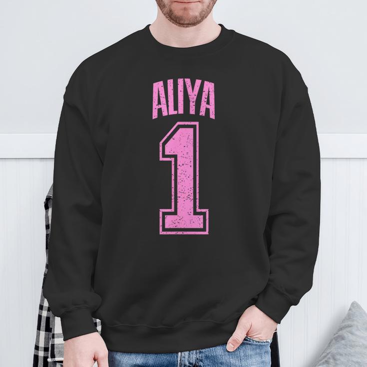 Aliya Supporter Number 1 Biggest Fan Sweatshirt Geschenke für alte Männer