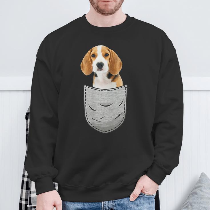 Beagle In The Chest Pocket Pocket For Dog Owners Sweatshirt Geschenke für alte Männer