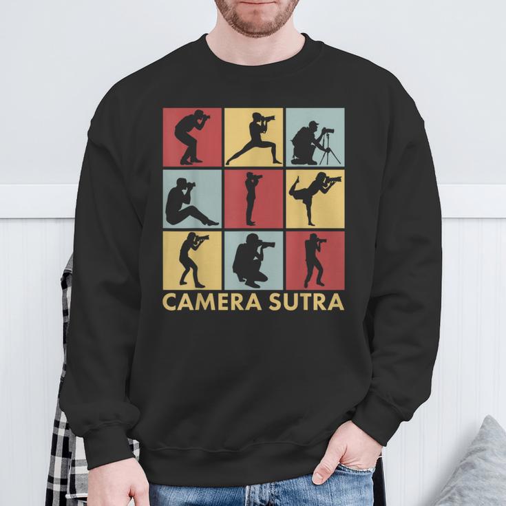 Camera Sutra Camera Photography Photographer Sweatshirt Geschenke für alte Männer