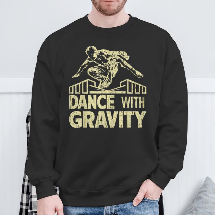 Dance With Gravity Parkour Sweatshirt Geschenke für alte Männer