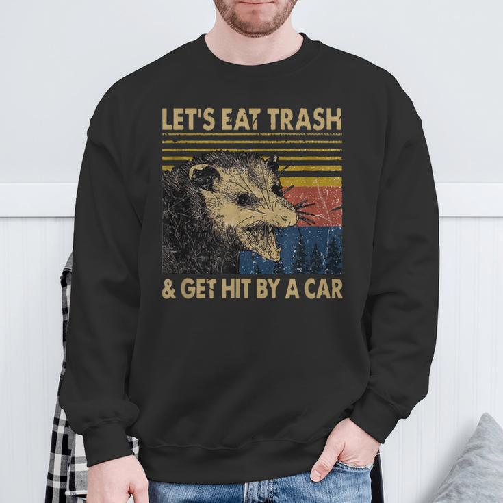 Lets Eat Trash And Get Hit By A Car -Intage Opossum Sweatshirt Geschenke für alte Männer