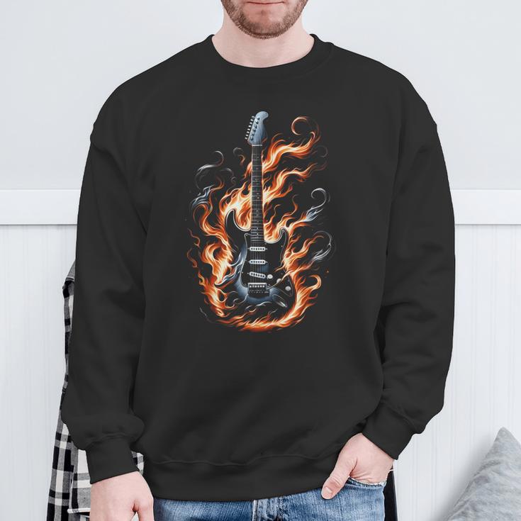 Electric Guitar With Flames Sweatshirt Geschenke für alte Männer