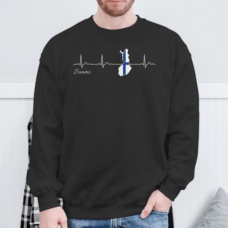 Finland Suomi Heartbeat I Love Finland Flag Sweatshirt Geschenke für alte Männer