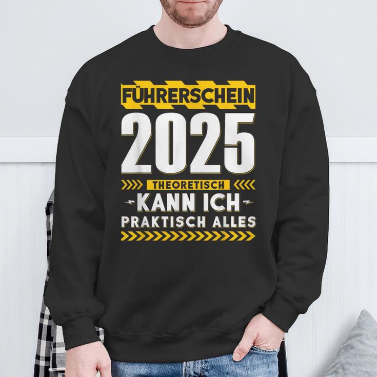 Führerschein 2025 Theoretisch Kann Ich Praktisch Alles Auto Sweatshirt Geschenke für alte Männer