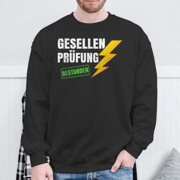 Gesellenprüfung Elektriker Gesellenbrief Saying Gesellen Sweatshirt Geschenke für alte Männer