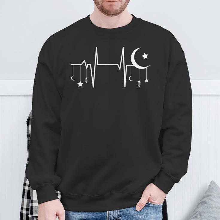 Heartbeat Of Faith – Islamic Crescent And Lantern Sweatshirt Geschenke für alte Männer