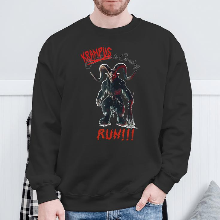 Krampus Is Coming Lauf Wenn Du Kannst Sweatshirt Geschenke für alte Männer