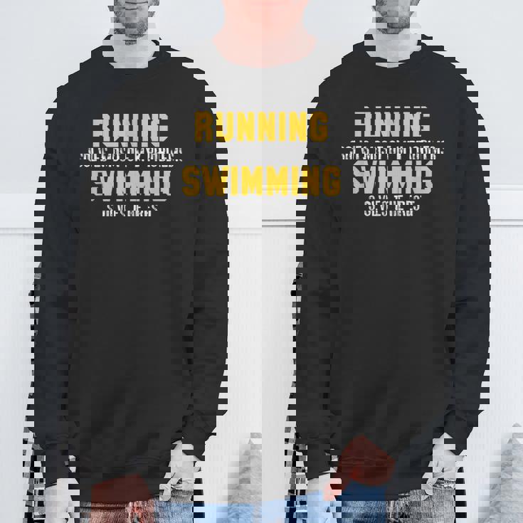 La Course À Pied Résout La Plupart De Mes Problèmes De Natation Et Résout Le Reste Sweater e Cadeaux pour les vieillards