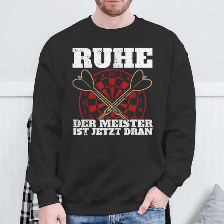 With Ruhe Der Meister Ist Dran Dart Player Sweatshirt Geschenke für alte Männer