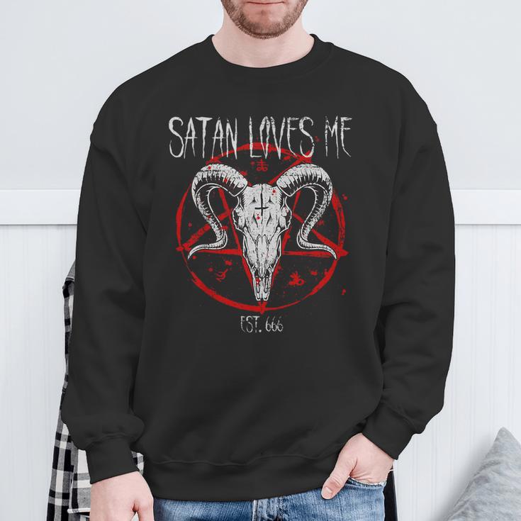 Satanist Baphomet 666 Satanism Satan Loves Me Sweatshirt Geschenke für alte Männer