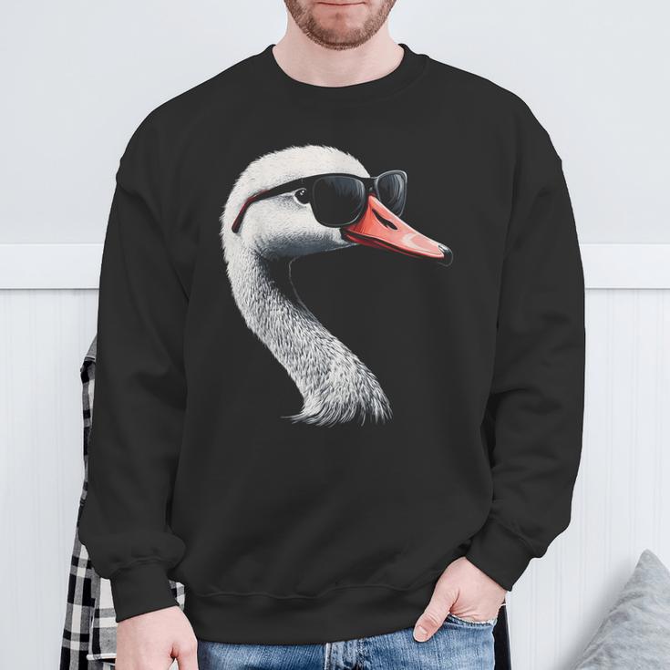 Swan Bird Graphic Animal Illustration Sunglasses Swan Sweatshirt Geschenke für alte Männer