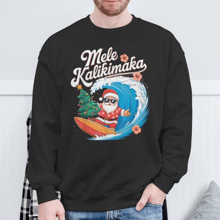 Vintage Cute Mele Kalikimaka Christmas Santa Surfing Costume Sweatshirt Geschenke für alte Männer