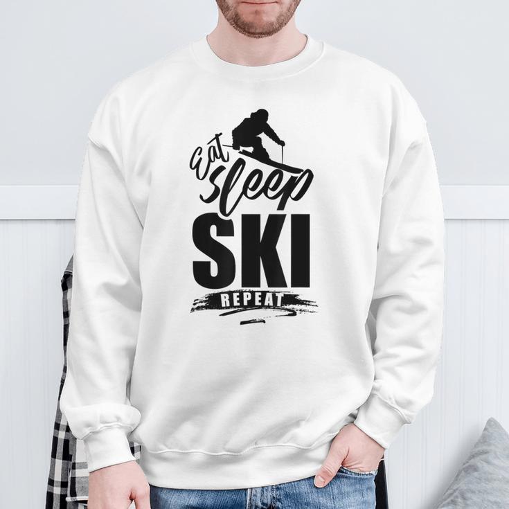 Eat Sleep Ski Repeat Ski Sweatshirt Geschenke für alte Männer