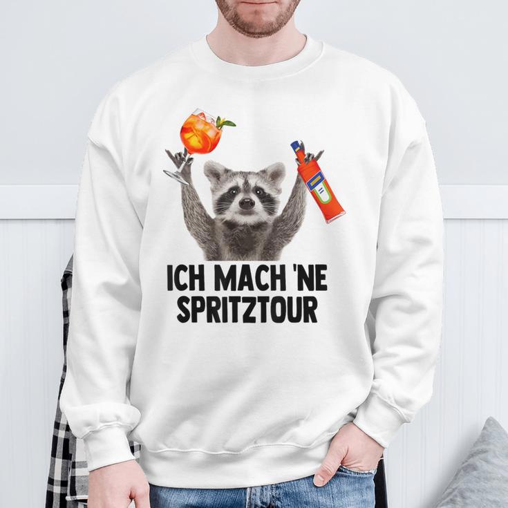 Ich Mach Ne Spritztour X Waschbär Meme Racoon X Pedro Spritz Sweatshirt Geschenke für alte Männer