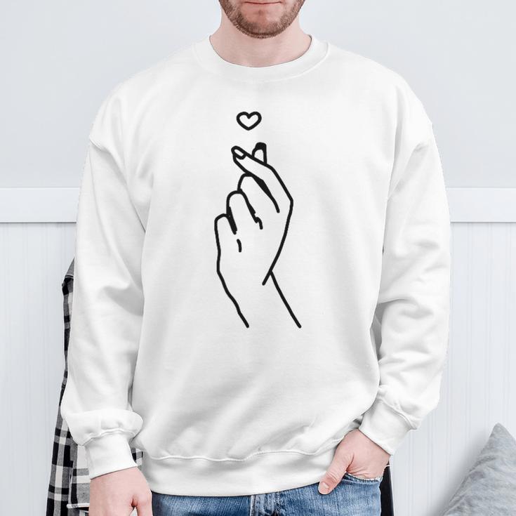 Korean Finger Heart Korean Graphic Kpop Love K-Pop Merch Sweatshirt Geschenke für alte Männer