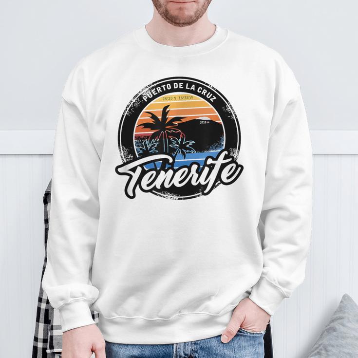 Teneriffa Puerto De La Cruz With Coordinates Gray Sweatshirt Geschenke für alte Männer