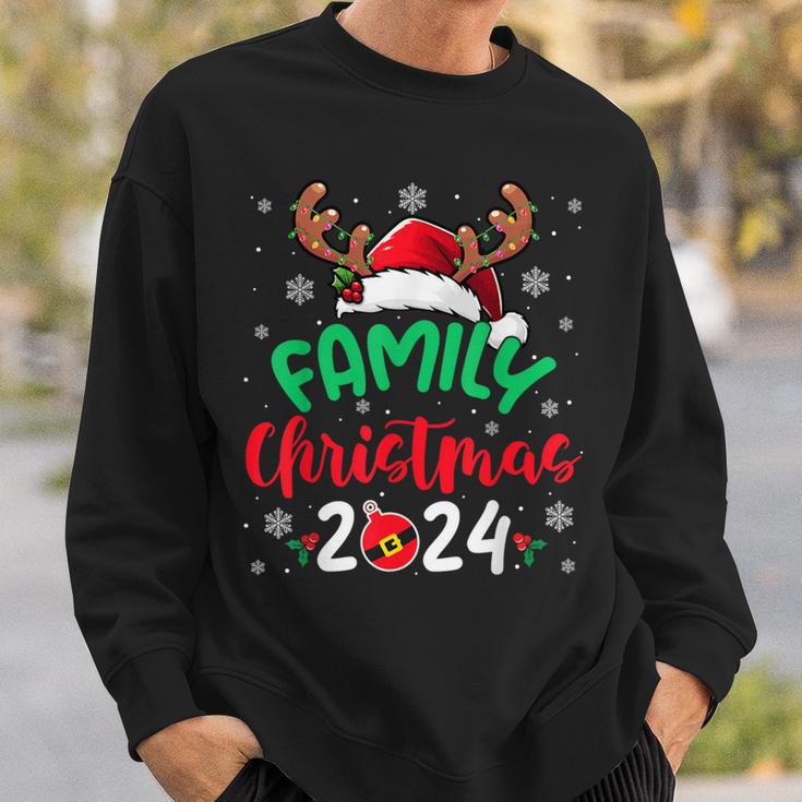 Family Christmas 2024 Santa Reindeer Matching Family Group Sweatshirt Geschenke für Ihn