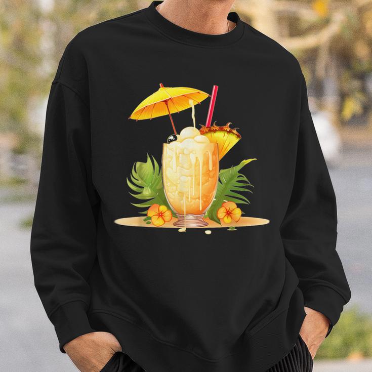 Fresh Pina Colada Fruits And Cocktail For Summer Drinks Sweatshirt Geschenke für Ihn