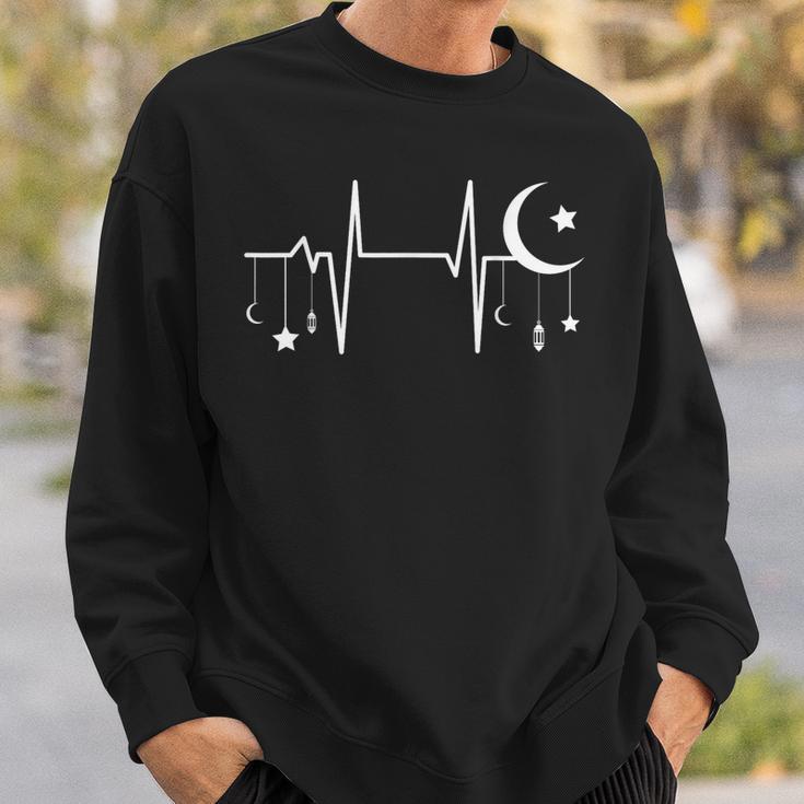 Heartbeat Of Faith – Islamic Crescent And Lantern Sweatshirt Geschenke für Ihn