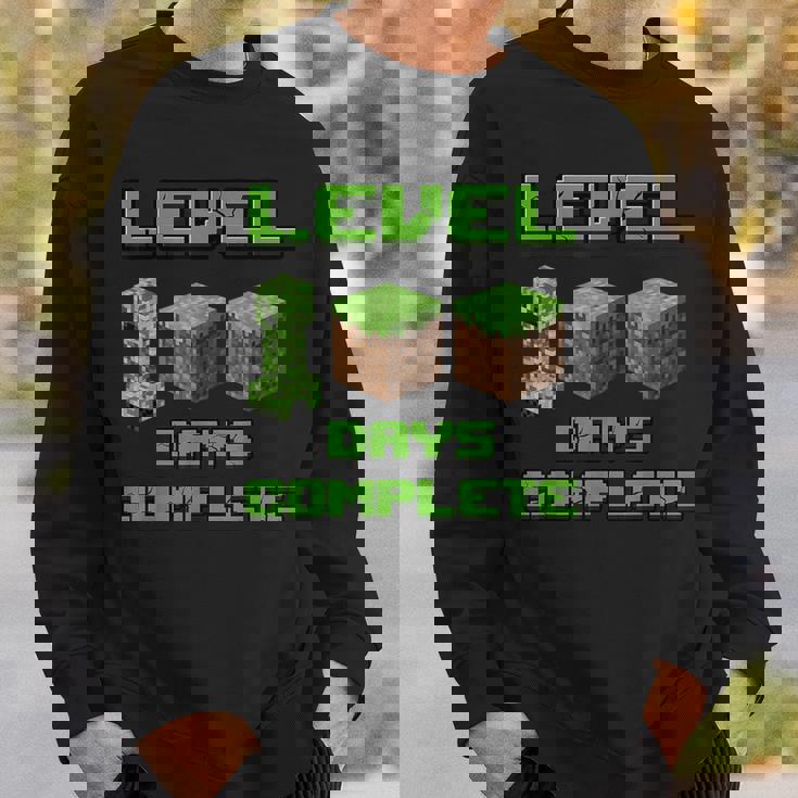 Level 100 Days Complete Gaming Pixel 100Th Days Of School Sweatshirt Gifts for Him