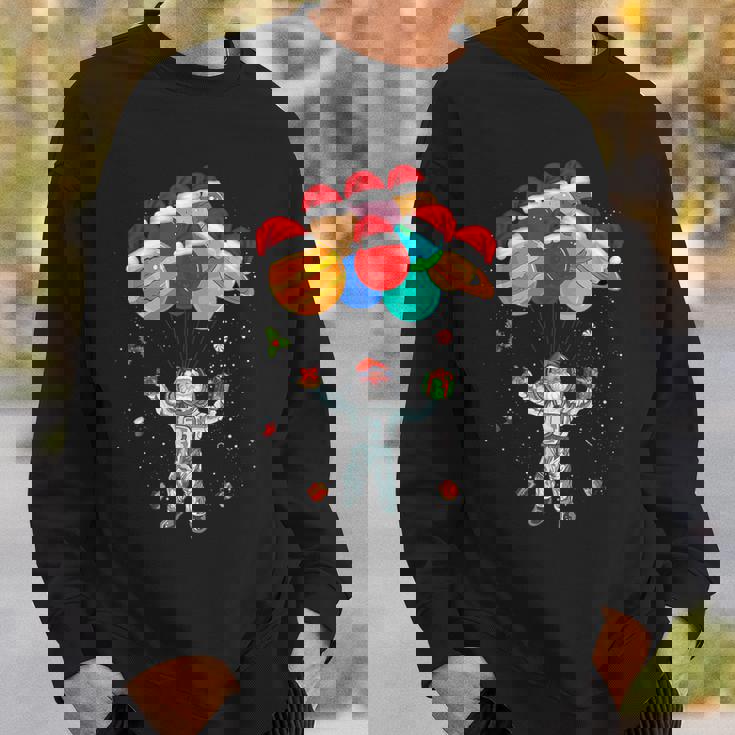 Père Noël Astronaute Amusant Avec Planètes À La Main Pour Spaceman Sweater e Cadeaux pour lui