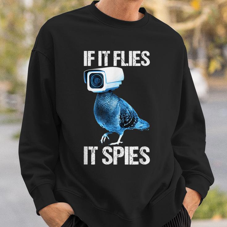 Pigeons Aren't Real If It Flies It Spies Sweatshirt Geschenke für Ihn