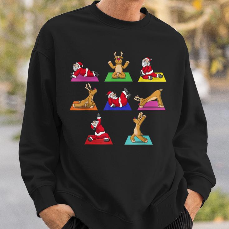 Reindeer Yoga Santa Xmas Meditation Chakra Christmas Sweatshirt Geschenke für Ihn