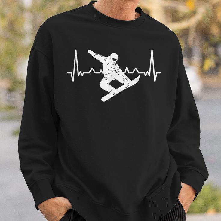 Snowboarding With Heartbeat Pulse Ecg And Snowboarder Sweatshirt Geschenke für Ihn