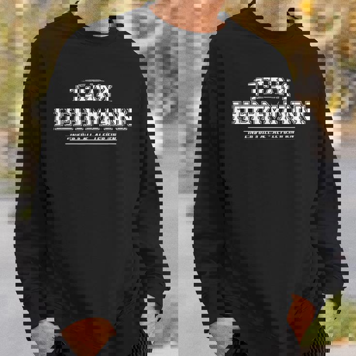 Team Herrmann Stolze Familie Nachname Sweatshirt Geschenke für Ihn