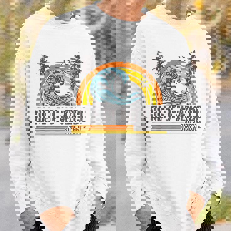 Gulf Of Mexico Since 1672 Vintage Beach Summer Vacation Sweatshirt Gifts for Him