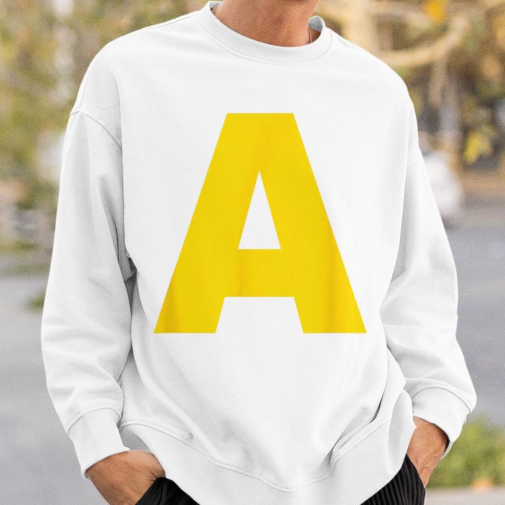 Letter A Yellow Chipmunk Costume Group Carnival A Red Sweatshirt Geschenke für Ihn