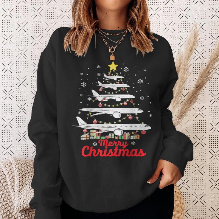 Aeroplane Christmas Tree Merry Christmas Most Likely Pilot Sweatshirt Geschenke für Sie