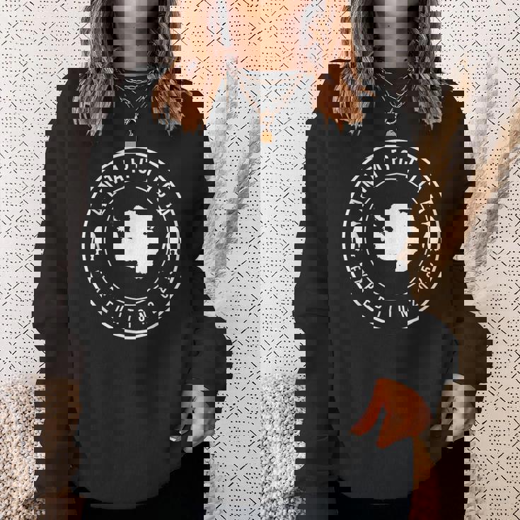 Antarctica Expedition 2025 Artic Travel Souvenir Retro Sweatshirt Gifts for Her