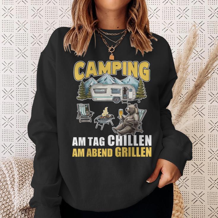 Barbecue And Chillen Camper Saying Caravan Camping Sweatshirt Geschenke für Sie