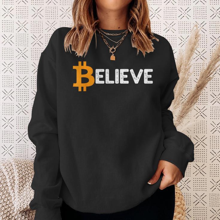 Bitcoin Logo Believeintage Btc Cryptocurrency Trader Sweatshirt Geschenke für Sie