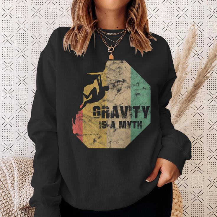 Bouldering Climbing Fun Gravity Is A Myth Sweatshirt Geschenke für Sie